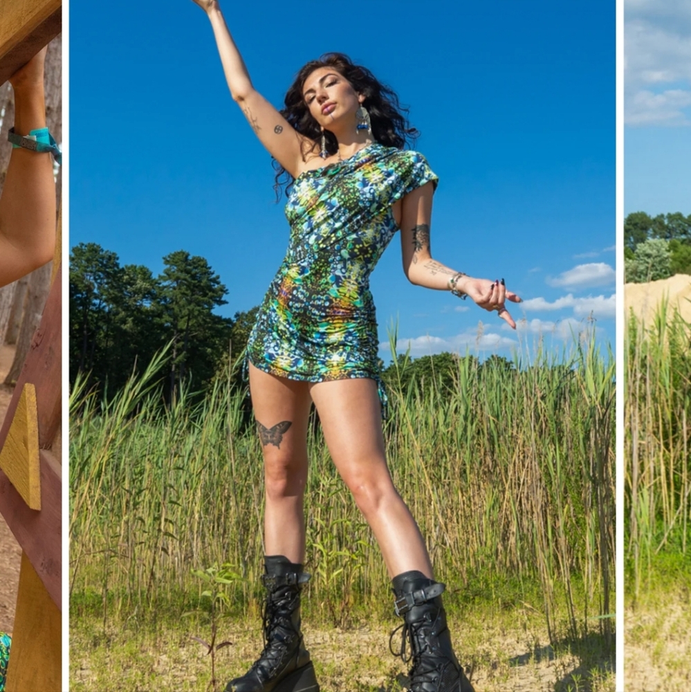 Green Liquid Light Hintress Cinch Dress